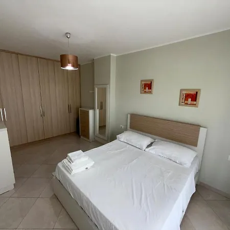 Апартаменты Shengjin Apartments Шенджин