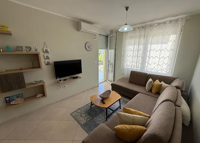 Shengjin Apartments *